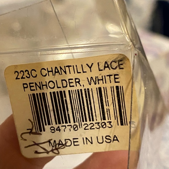 223C Chantilly Lace pen and pen holder by Beverly Clark - Picture 9 of 11